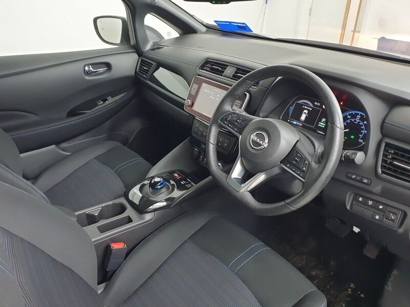 More views of Nissan Leaf