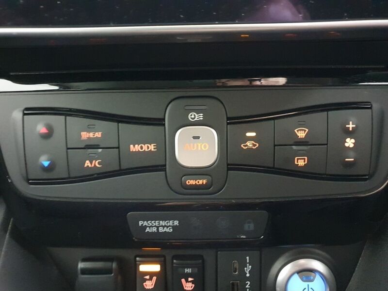 More views of Nissan Leaf