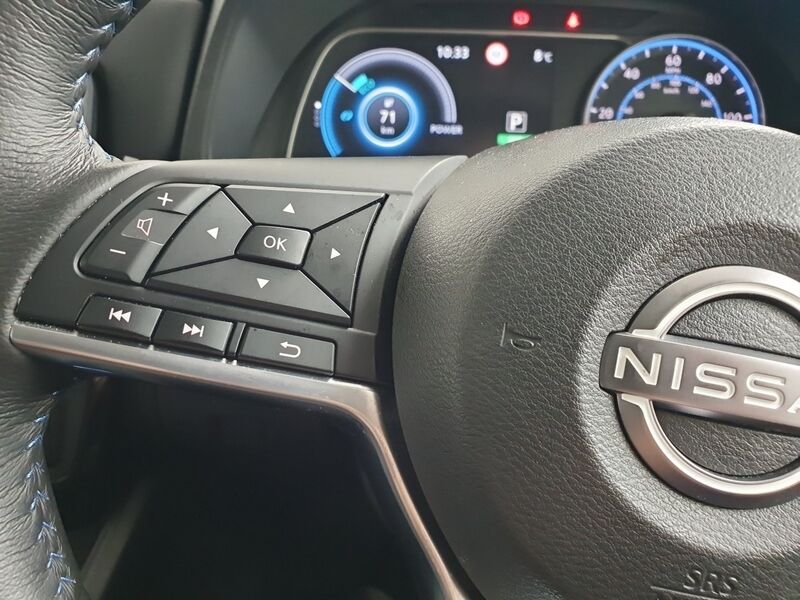 More views of Nissan Leaf