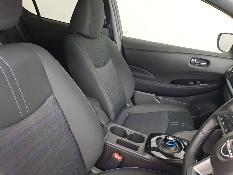 More views of Nissan Leaf