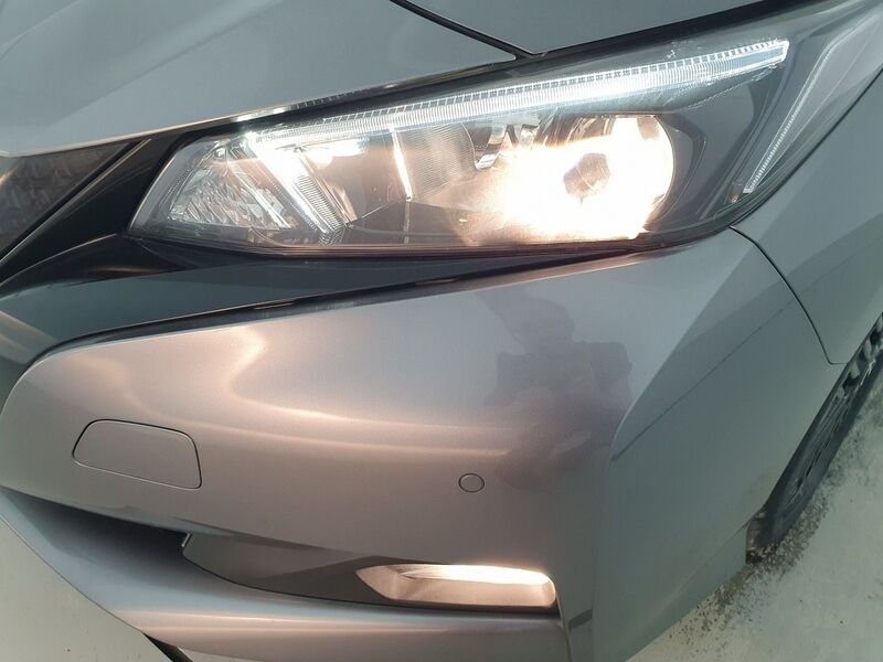 More views of Nissan Leaf