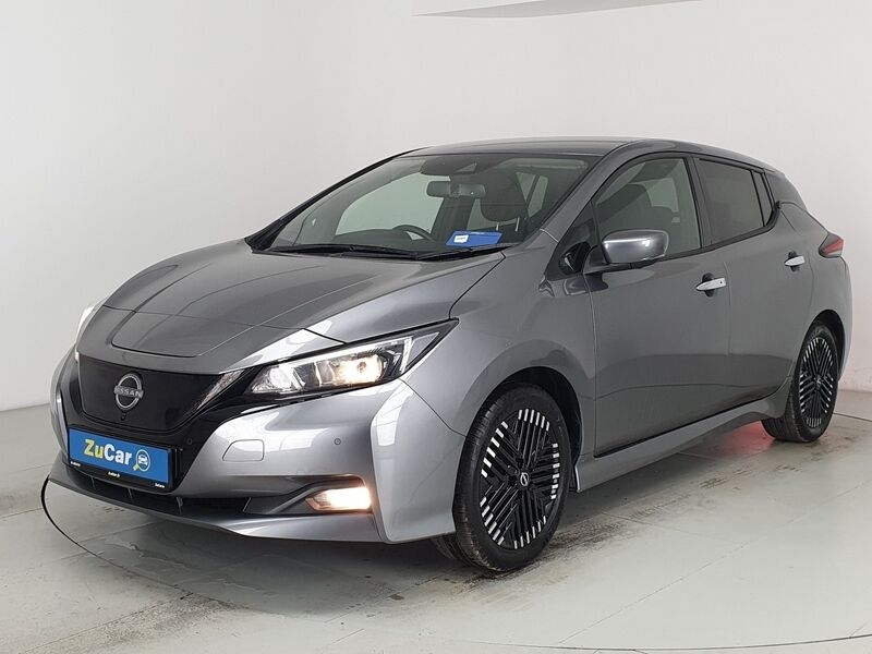 More views of Nissan Leaf