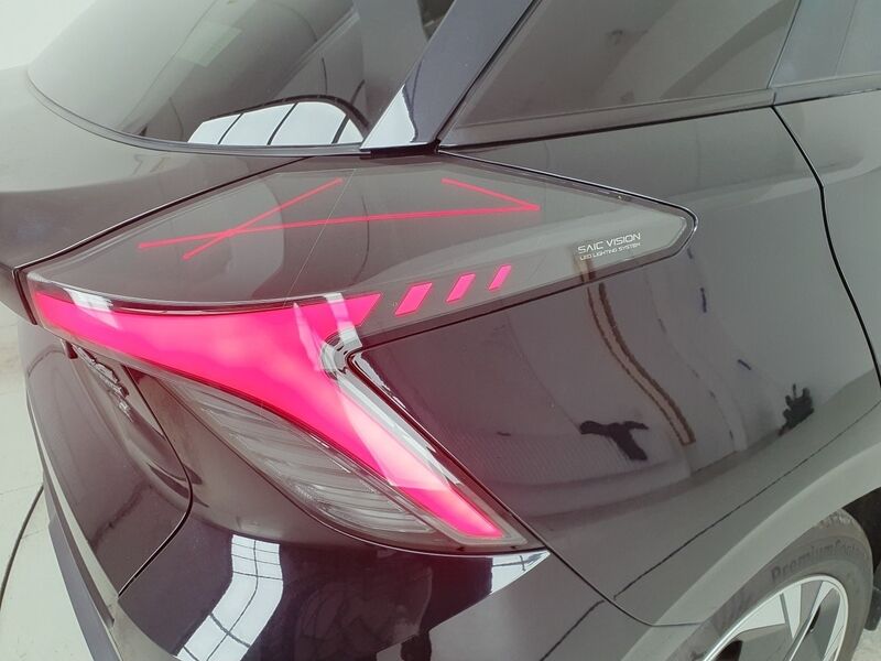 More views of MG MG4