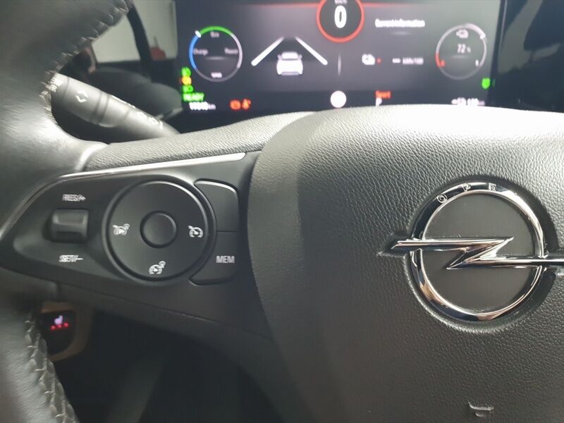 More views of Opel Mokka