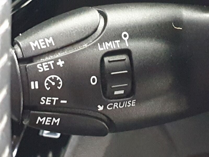 More views of Peugeot 2008