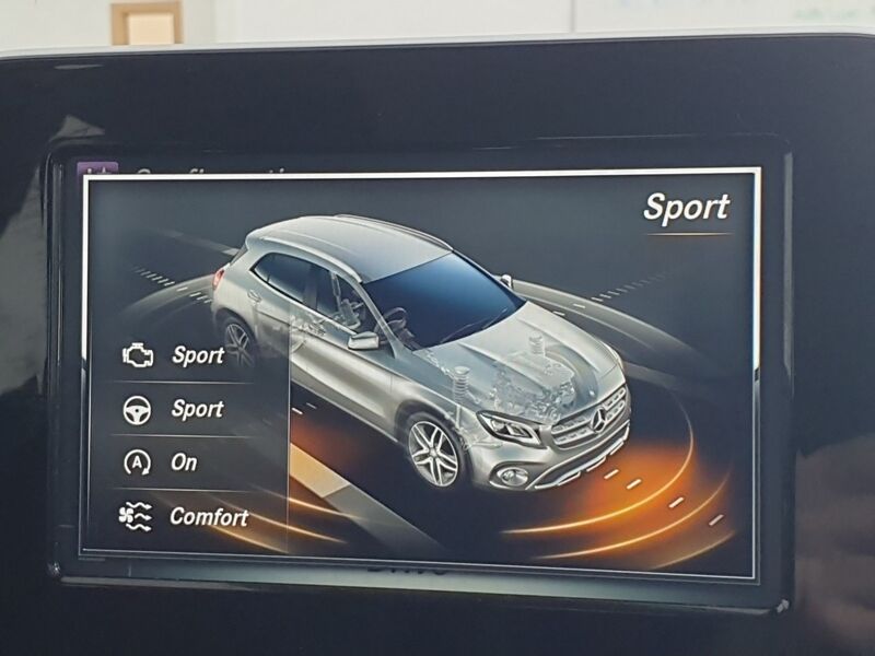 More views of Mercedes-Benz GLA