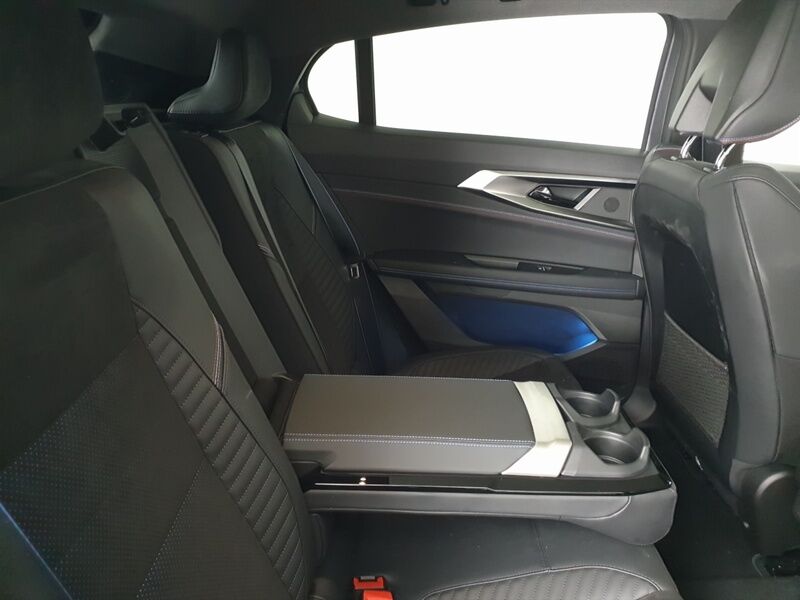 More views of Renault Rafale