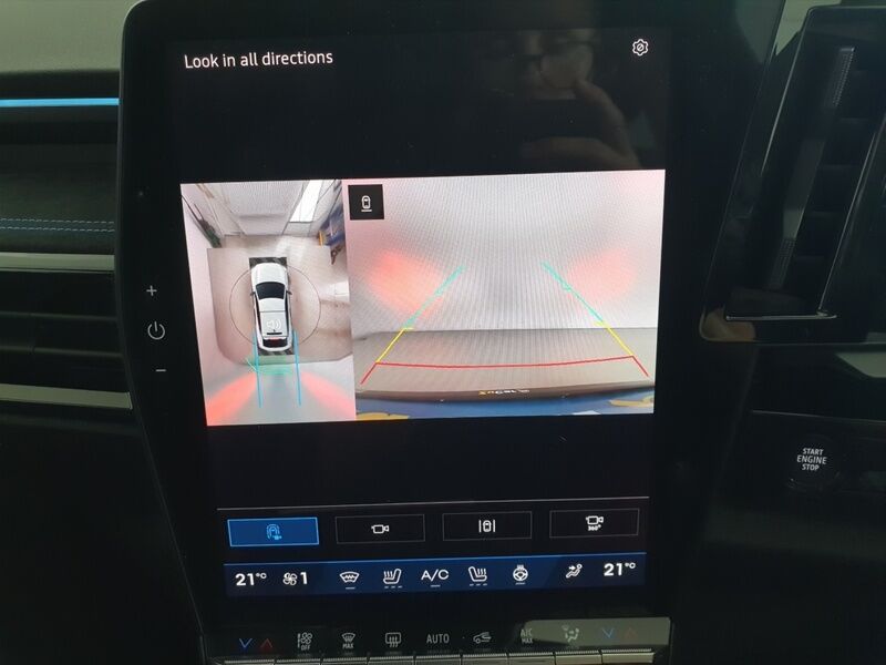 More views of Renault Rafale