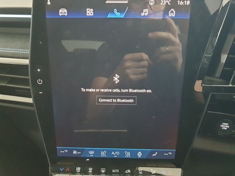 More views of Renault Rafale