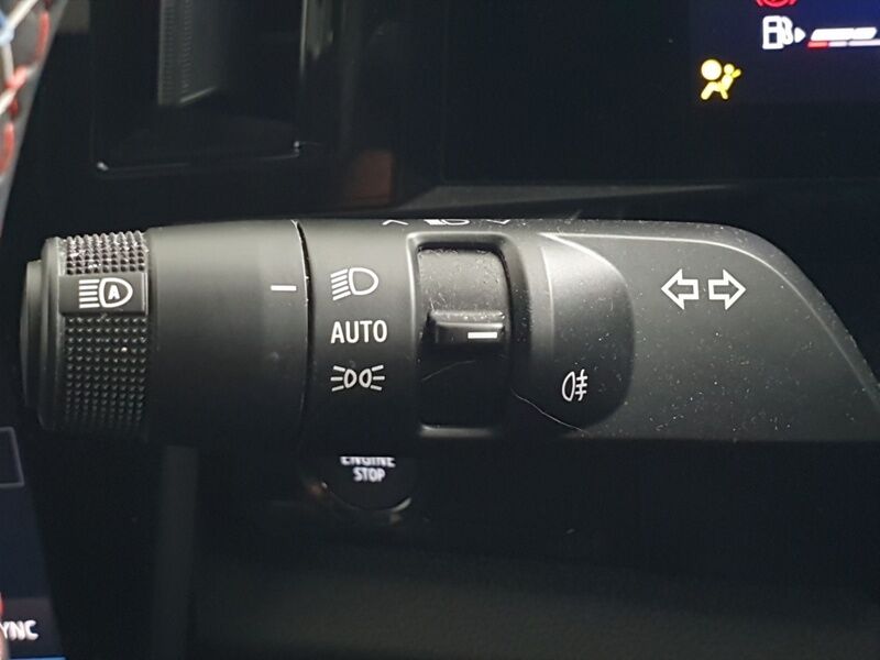 More views of Renault Rafale