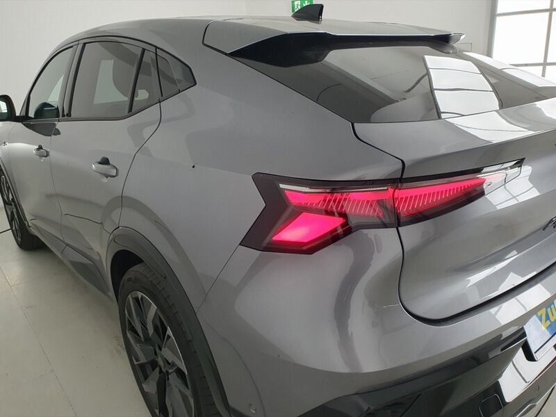 More views of Renault Rafale