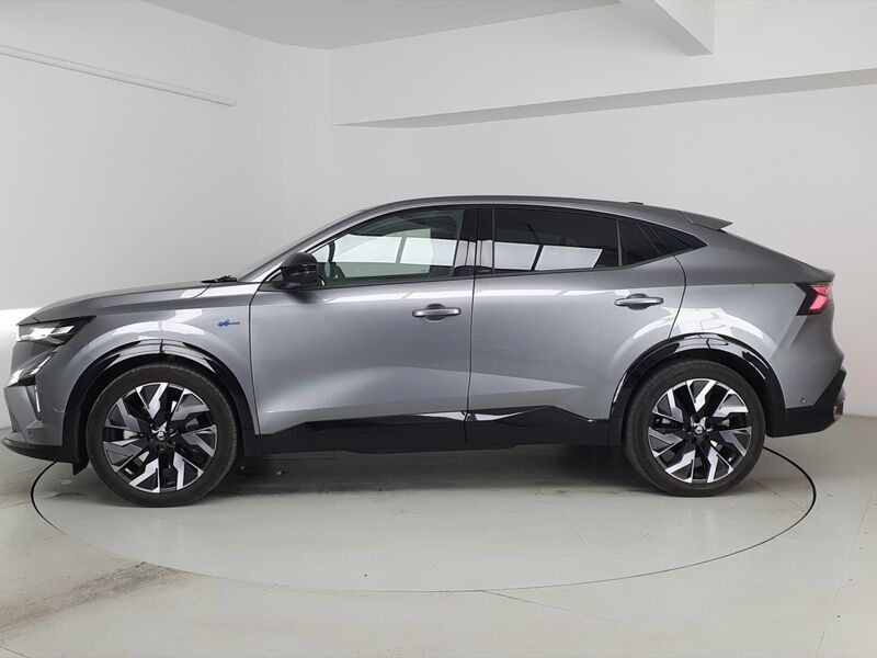 More views of Renault Rafale