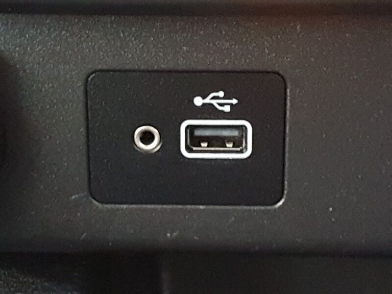 More views of Nissan Leaf