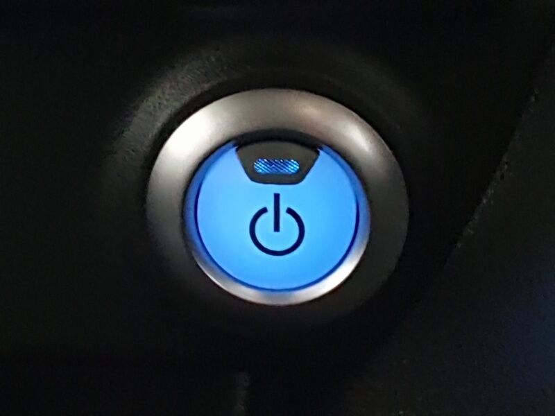 More views of Nissan Leaf