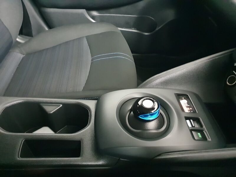 More views of Nissan Leaf