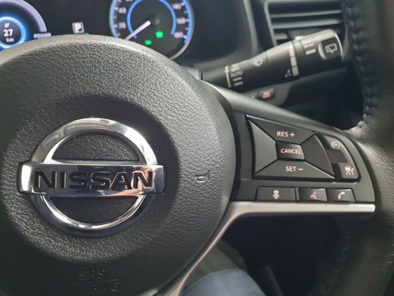 More views of Nissan Leaf