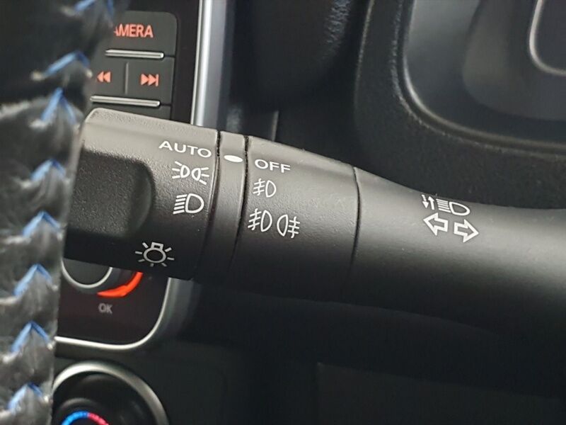 More views of Nissan Leaf