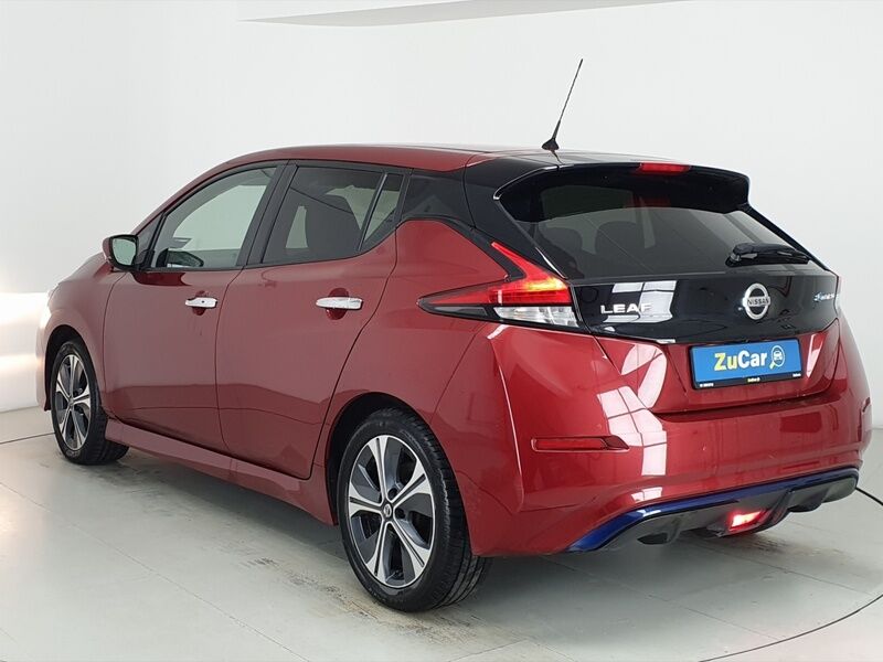 More views of Nissan Leaf