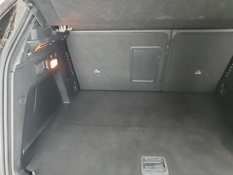 More views of Peugeot 3008