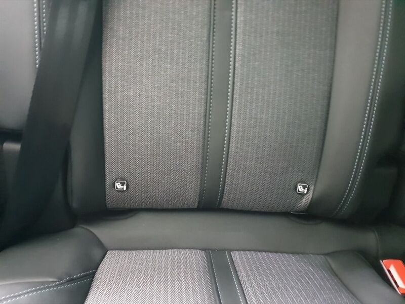 More views of Peugeot 3008