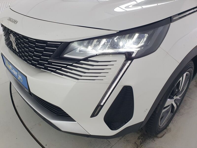 More views of Peugeot 3008
