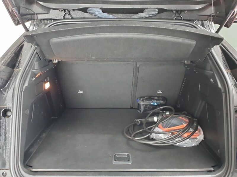 More views of Peugeot 3008