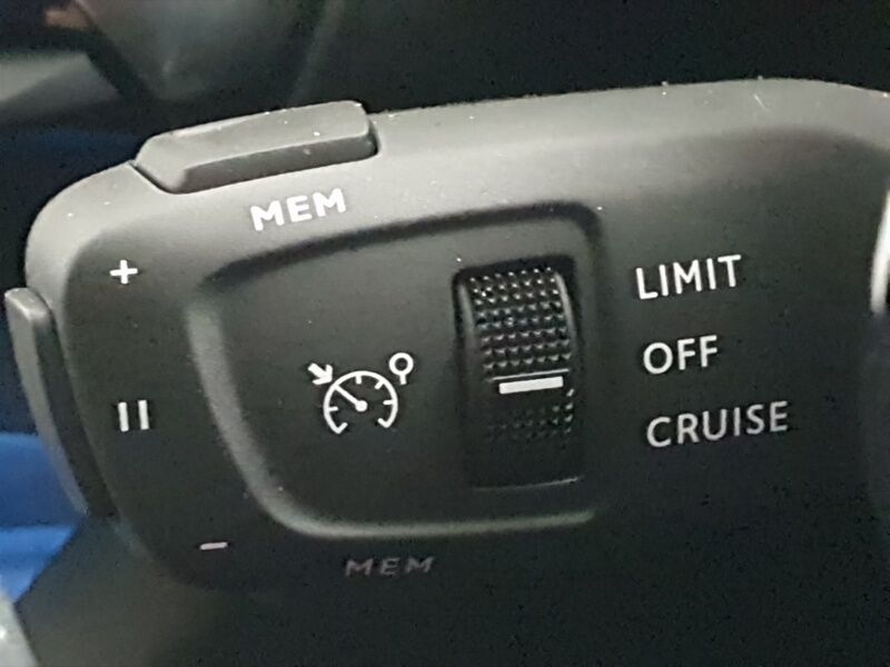 More views of Peugeot 3008