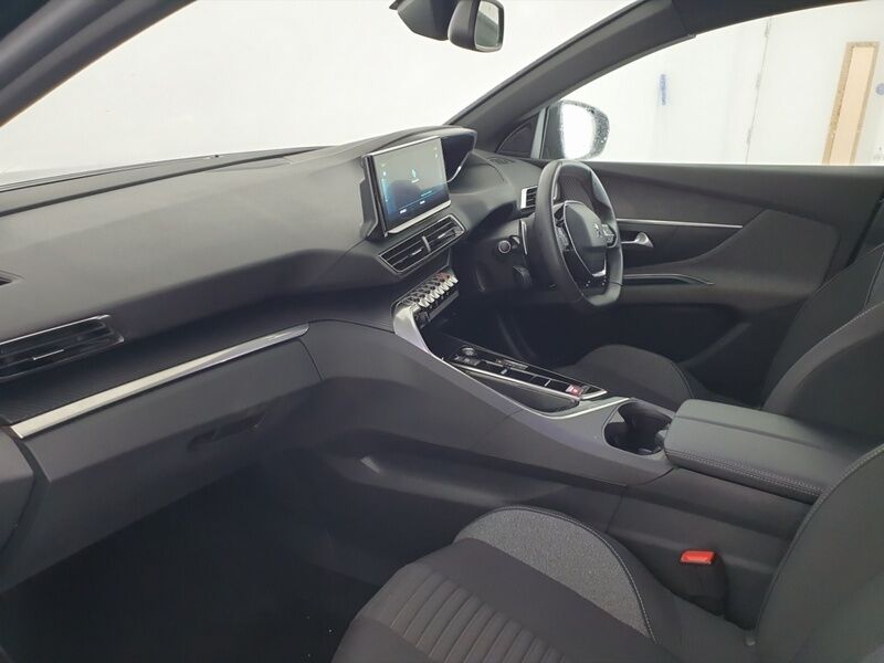 More views of Peugeot 3008