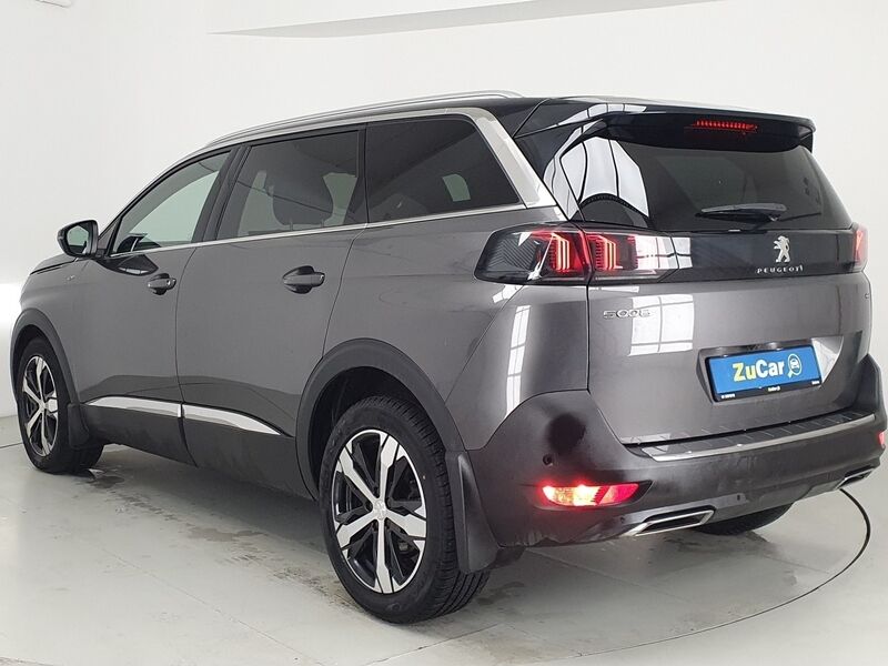 More views of Peugeot 5008