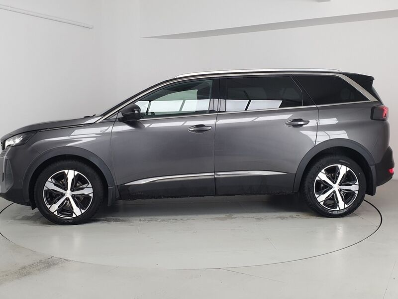 More views of Peugeot 5008