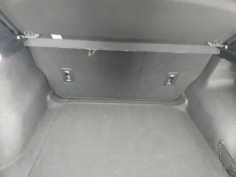 More views of MG MG4