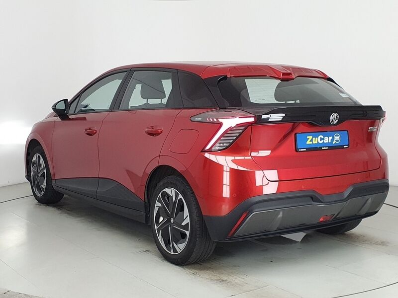 More views of MG MG4