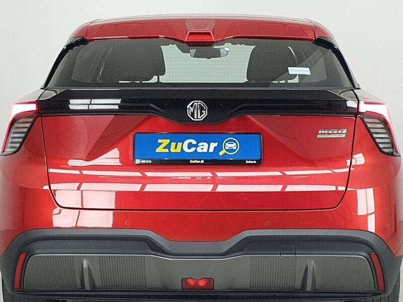 More views of MG MG4