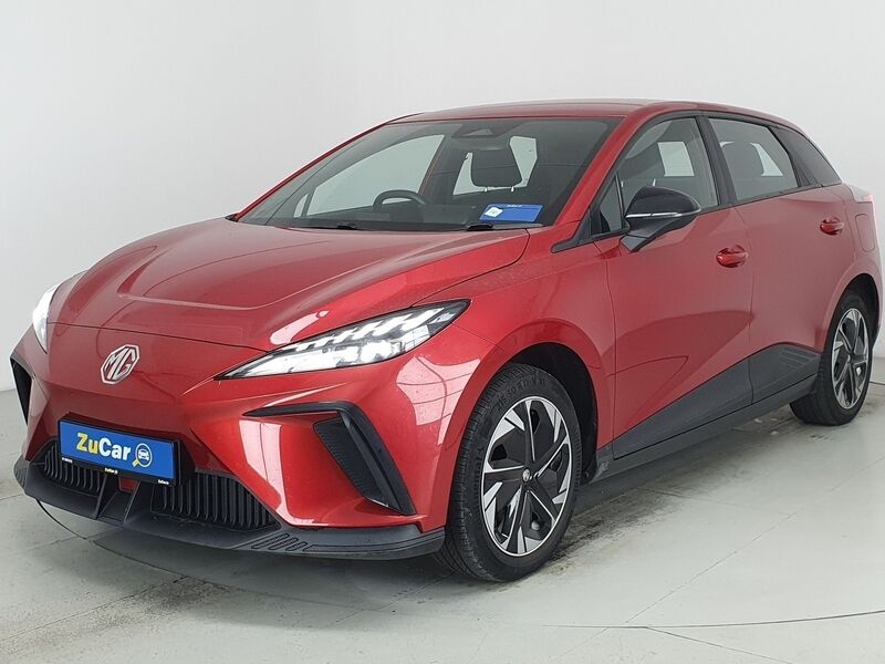 More views of MG MG4