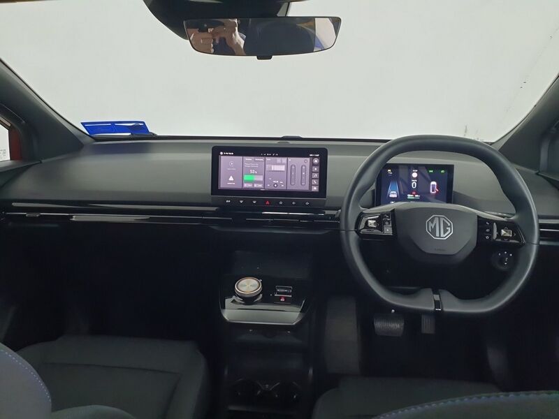 More views of MG MG4