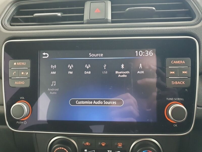 More views of Nissan Leaf