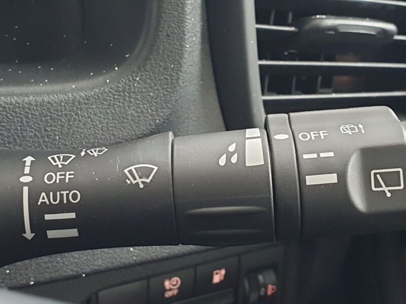 More views of Nissan Leaf