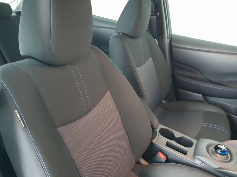 More views of Nissan Leaf