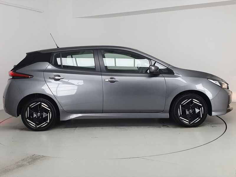 More views of Nissan Leaf