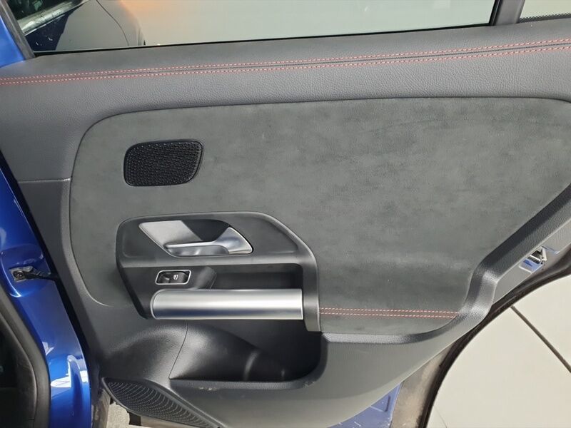 More views of Mercedes-Benz EQA