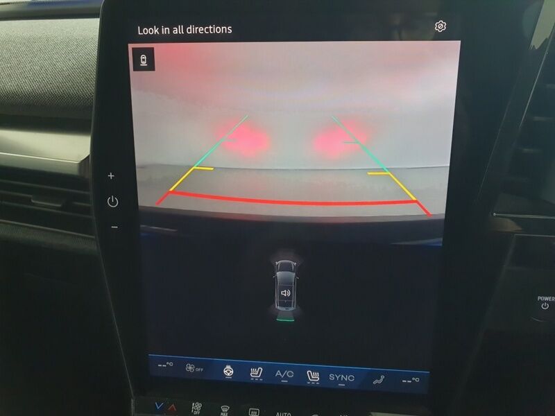 More views of Renault Scenic