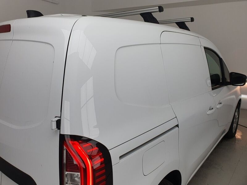 More views of Renault Kangoo