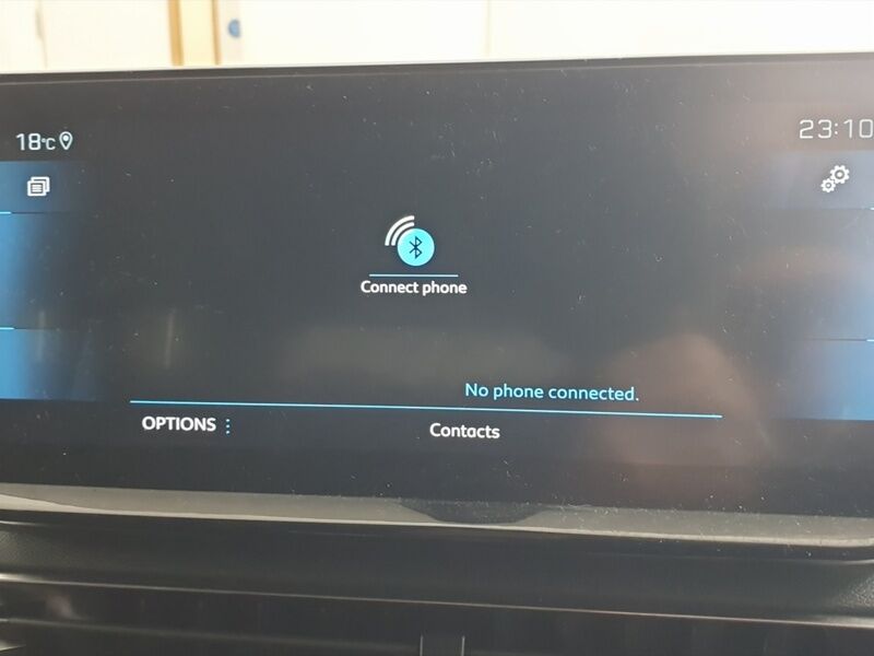 More views of Peugeot 5008