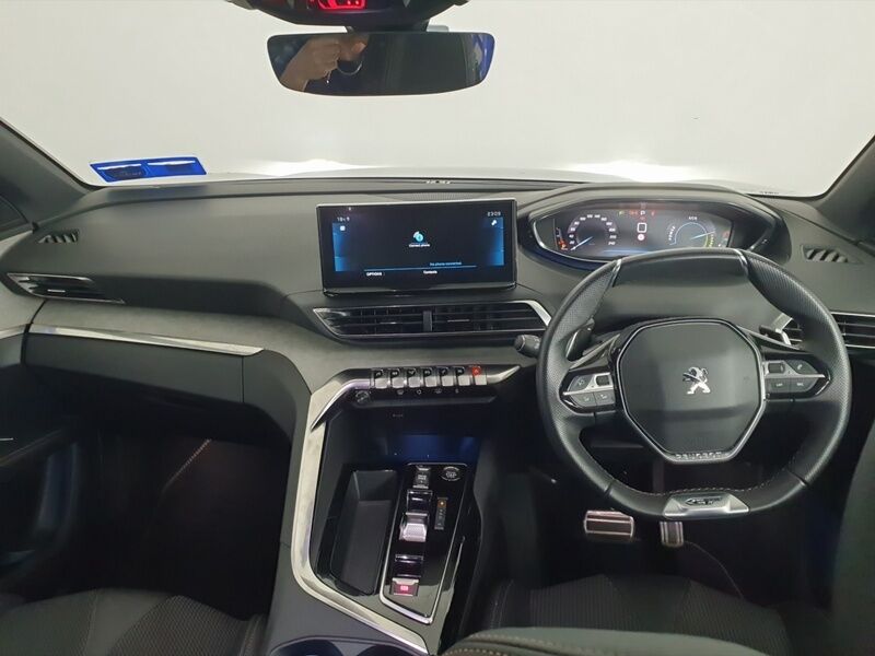 More views of Peugeot 5008