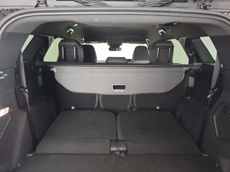 More views of Peugeot 5008