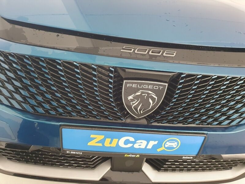 More views of Peugeot 5008