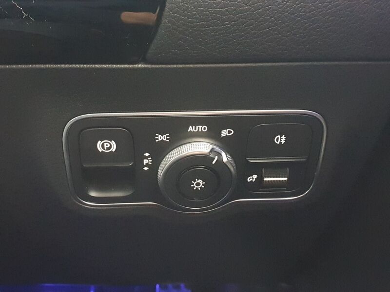 More views of Mercedes-Benz EQA