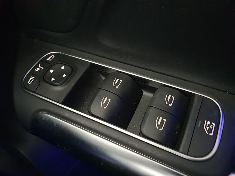 More views of Mercedes-Benz EQA