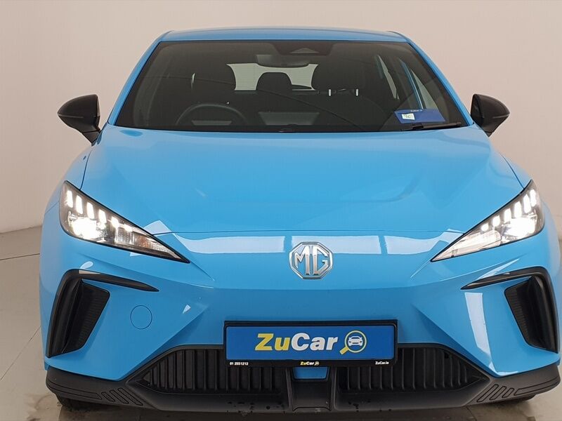 More views of MG MG4