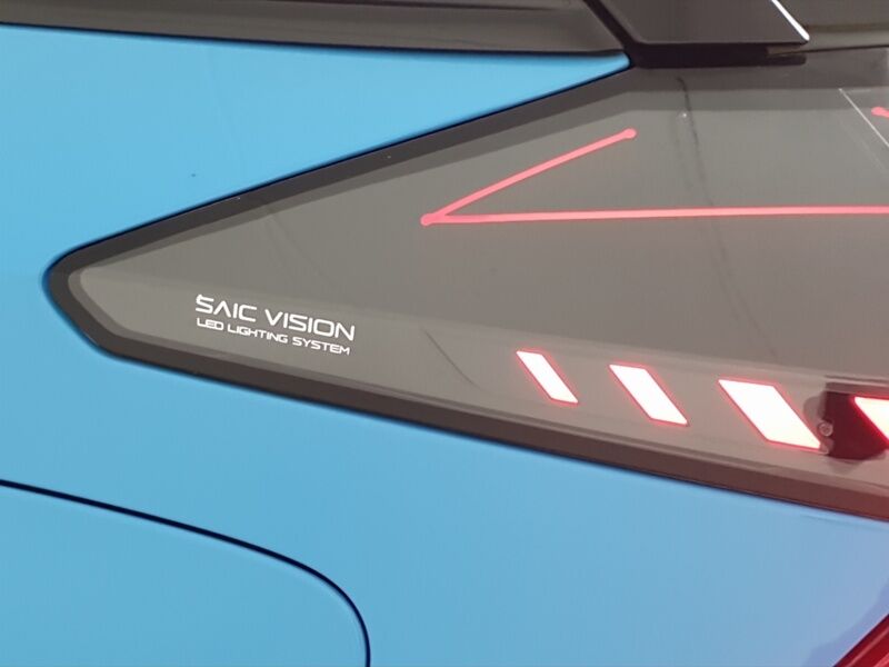 More views of MG MG4